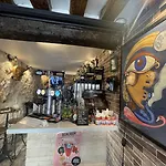 Le Globe بيت شباب *