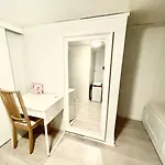 Le Globe بيت شباب باريس