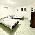 Hostel Le Globe *