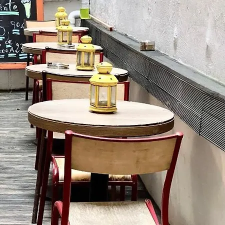 Le Globe Хостел Париж