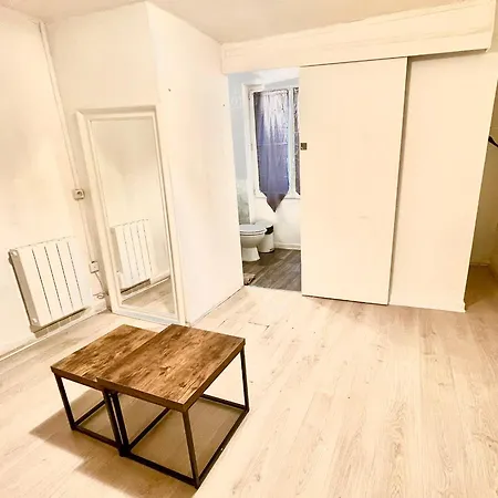 بيت شباب Le Globe *