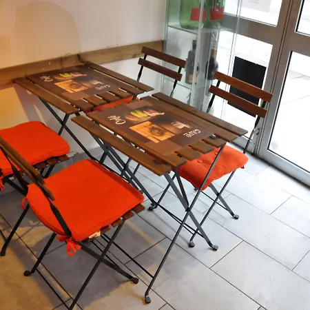 Le Globe * باريس