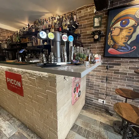 Le Globe * باريس