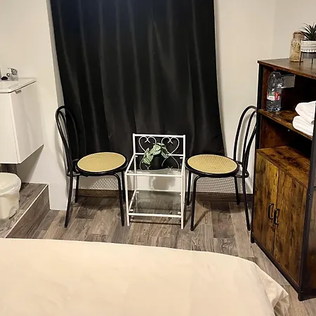 Le Globe بيت شباب