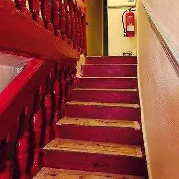 Le Globe Hostel