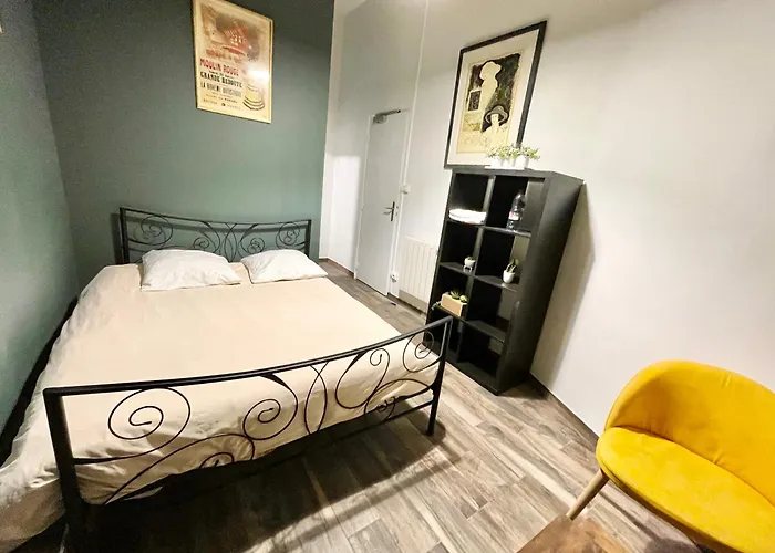 Le Globe Hostel