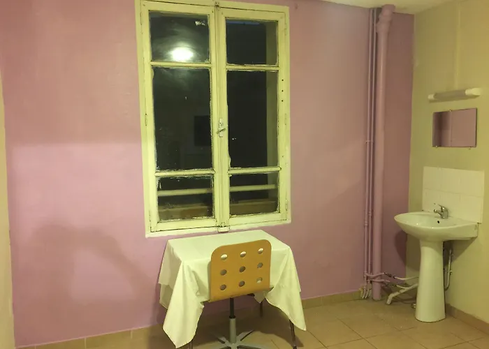 Le Globe Hostel